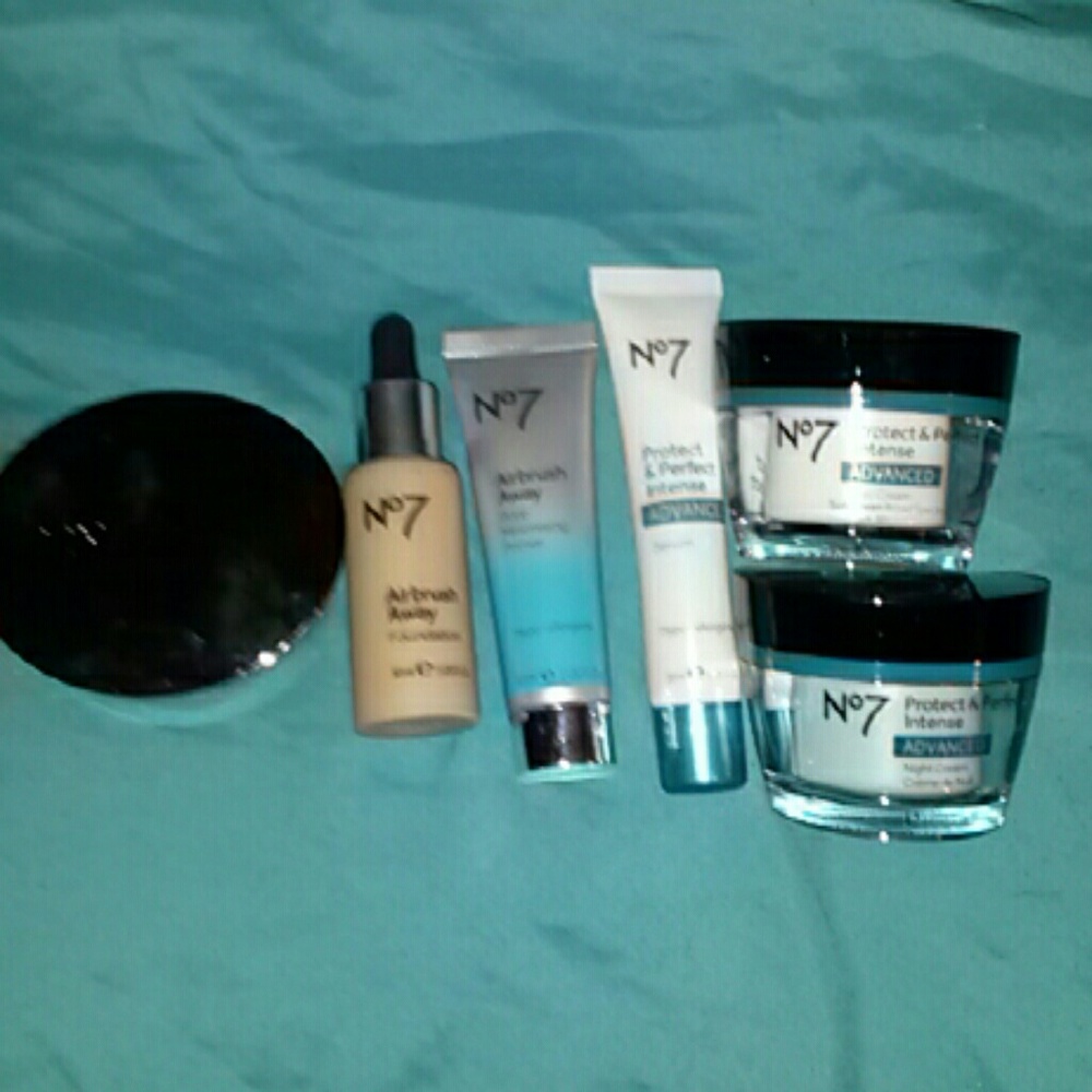 NWOT No7 products